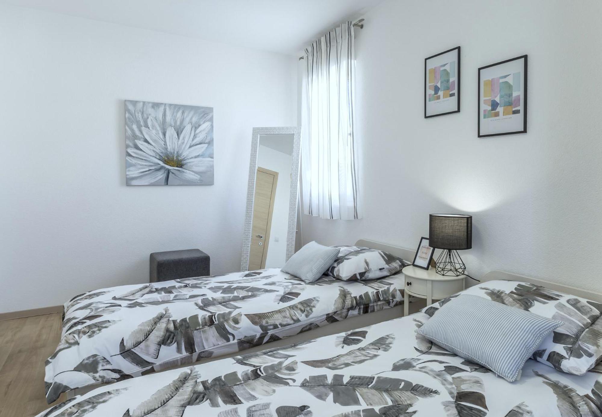 Iris Beach Apartments Kaštela Zimmer foto
