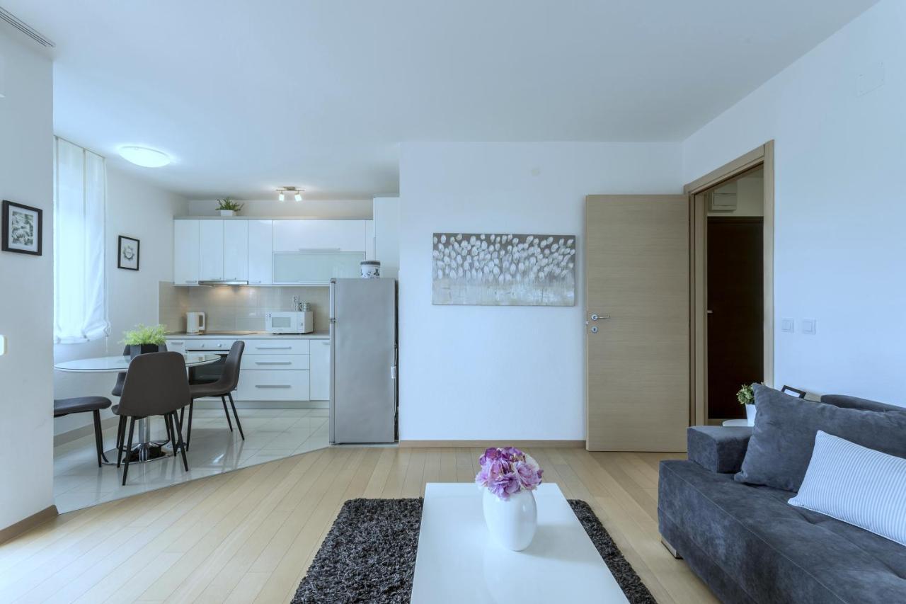 Iris Beach Apartments Kaštela Exterior foto